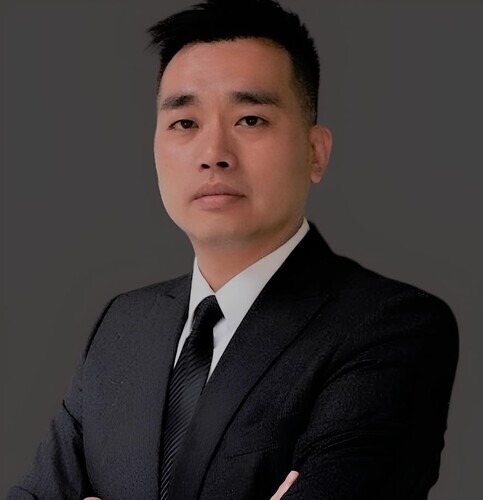 Cheng-Lin Chang Associate Professor/ChairImage